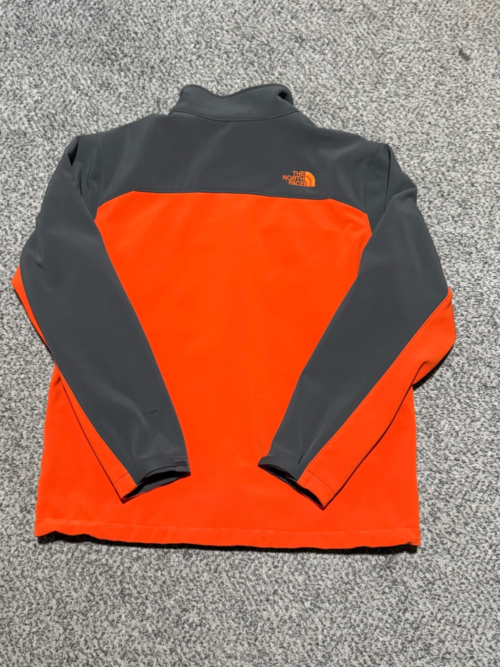 Men’s The North Face jacket - Picture 9 of 11